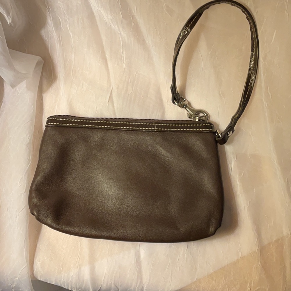 Coach wristlet - Picture 3 of 6